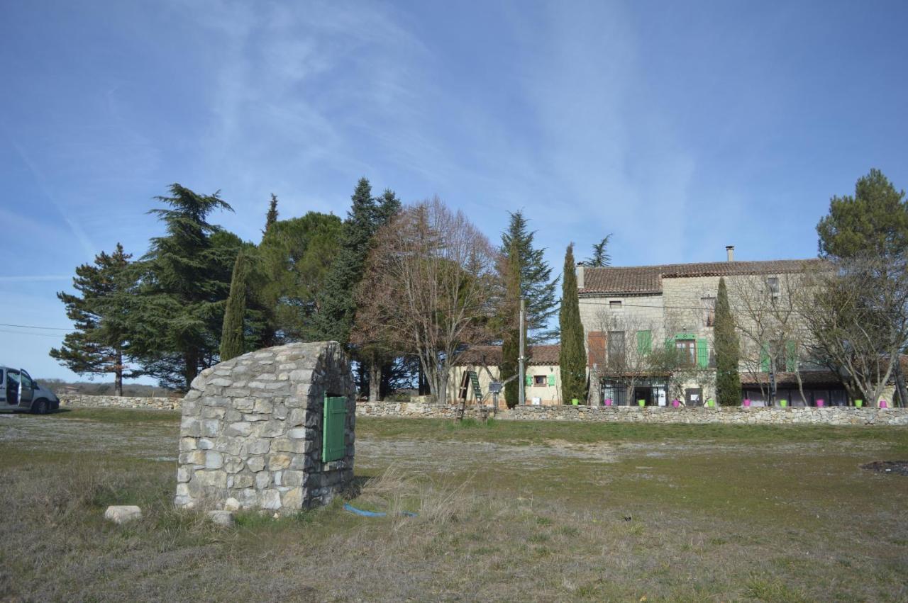 Les Loups Dans La Bergerie Bed & Breakfast Banne ภายนอก รูปภาพ
